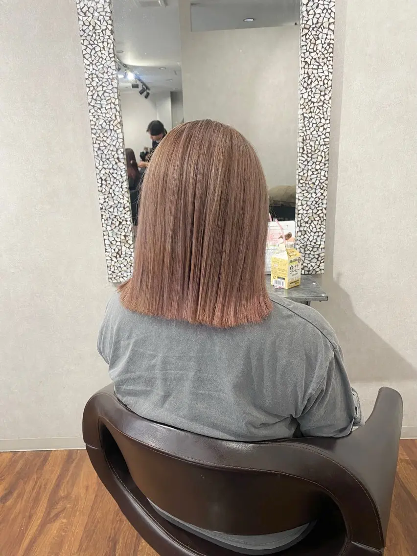 ミディアム カット ヘアカラー トリートメント ＳＨＩ ＺＵのヘアスタイル