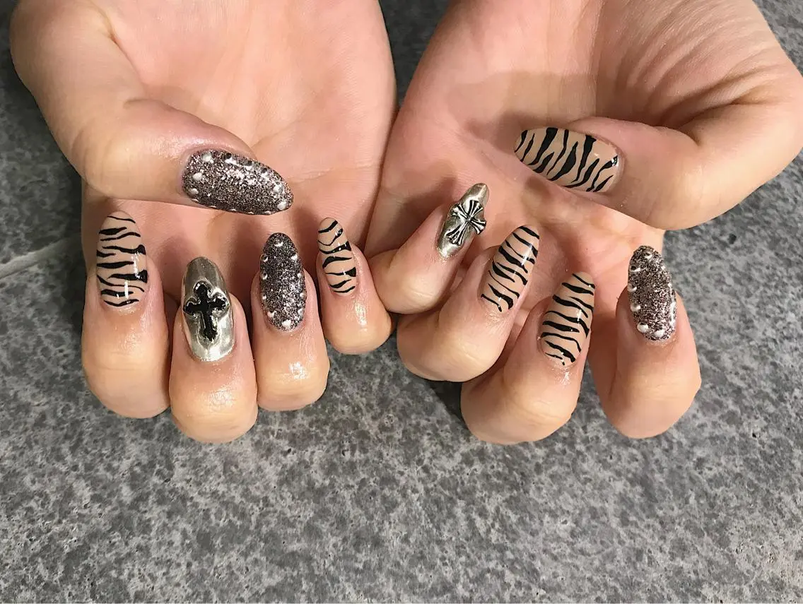 ネイル nailartist lisaのネイルデザイン