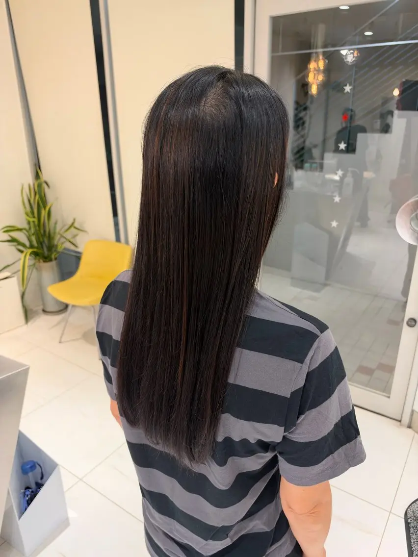 カラー ヘアカラー 林 彩音のヘアスタイル