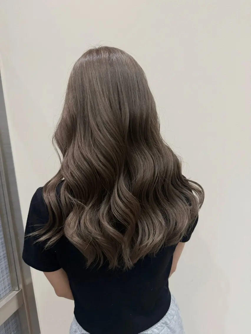 ロング イエローカラー ヘアカラー トリートメント 透明感カラー 🫧/つばめのヘアスタイル