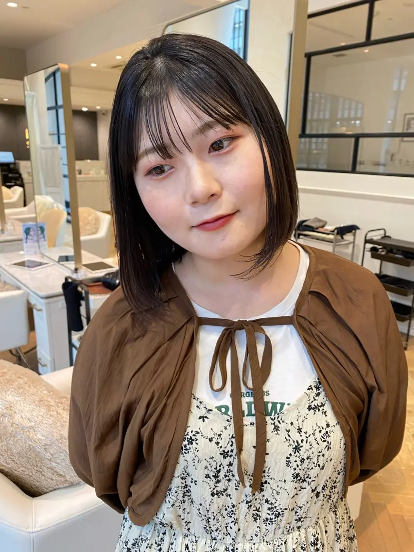 ショート カラー ブリーチ 透明感カラー グレージュ 増井 彩乃のヘアスタイル