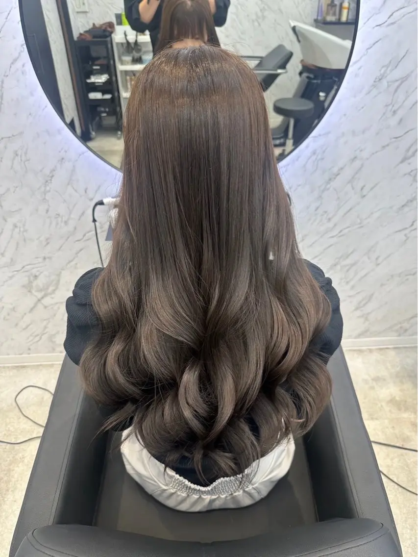 ロング カラー ベージュカラー オリーブベージュ 韓国ヘア🎀 /♡𝓝𝓸𝓪♡のヘアスタイル