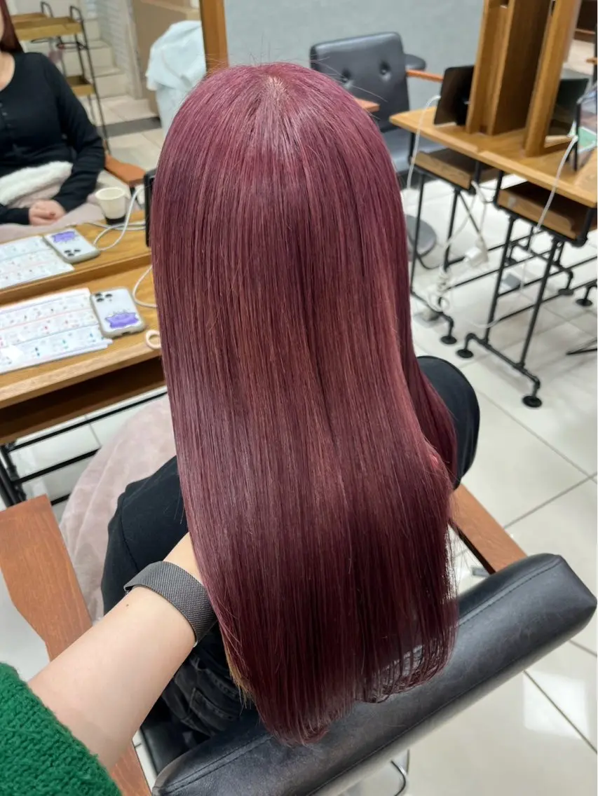 ロング カラー ブリーチ カシス レッドカラー ヘアカラー 似合わせカラー/髪質 改善🦋/優穂のヘアスタイル