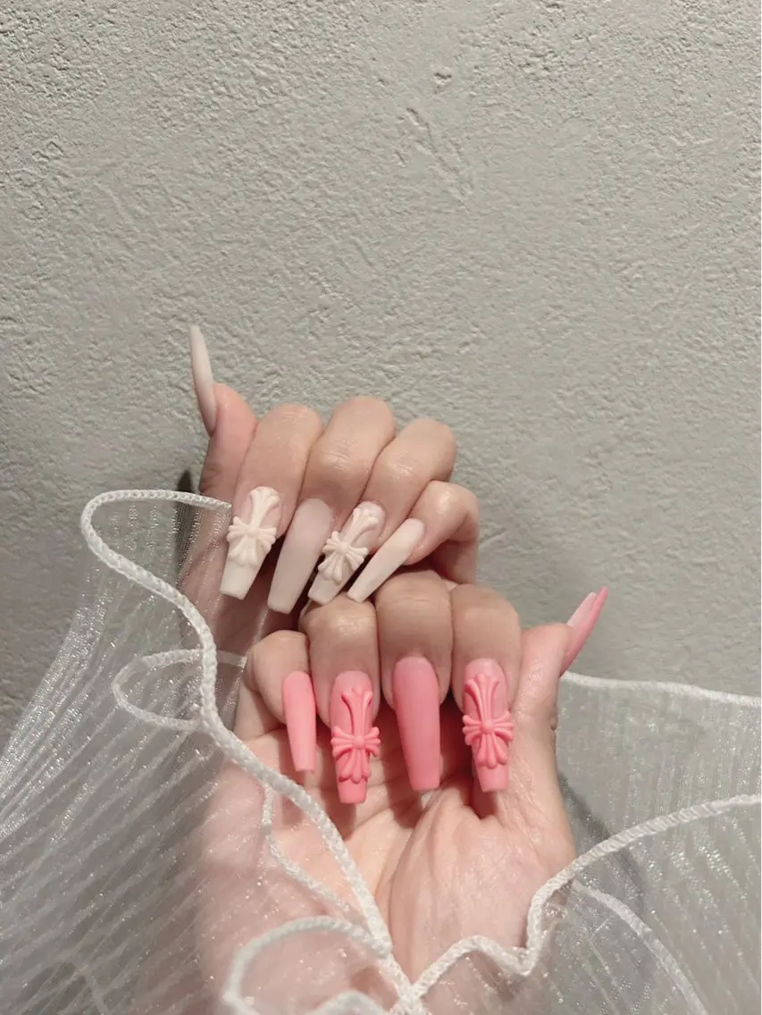 ハンドネイル【アート4本】パーツ付きオフ込みの写真