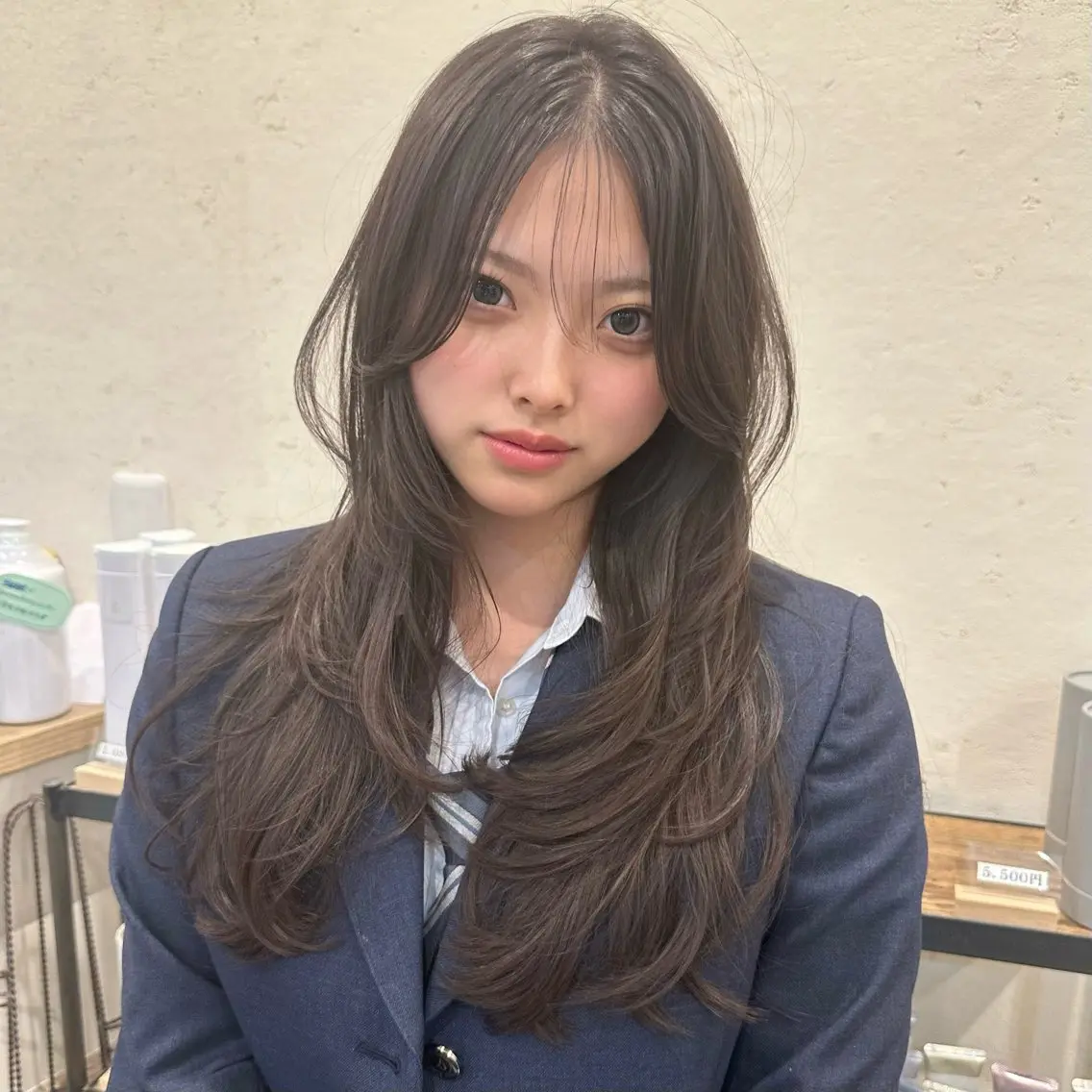 セミロング カット ヘアカラー 🌹ハッシュカット、 レイヤー韓国ヘア🌹のヘアスタイル