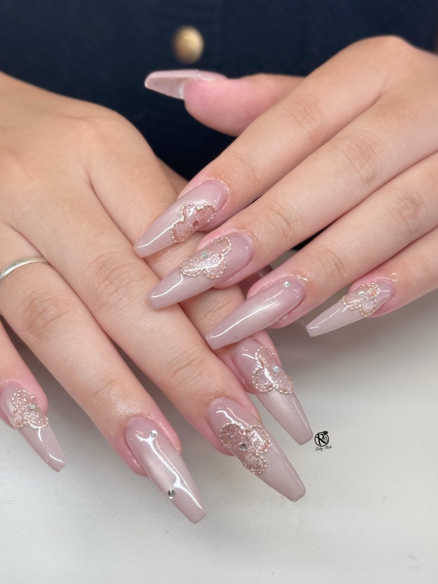 ネイル ボルドー ブラウン チークネイル ドット フットネイル ハンドネイル Ruby Nail 霞ヶ関店のネイルデザイン