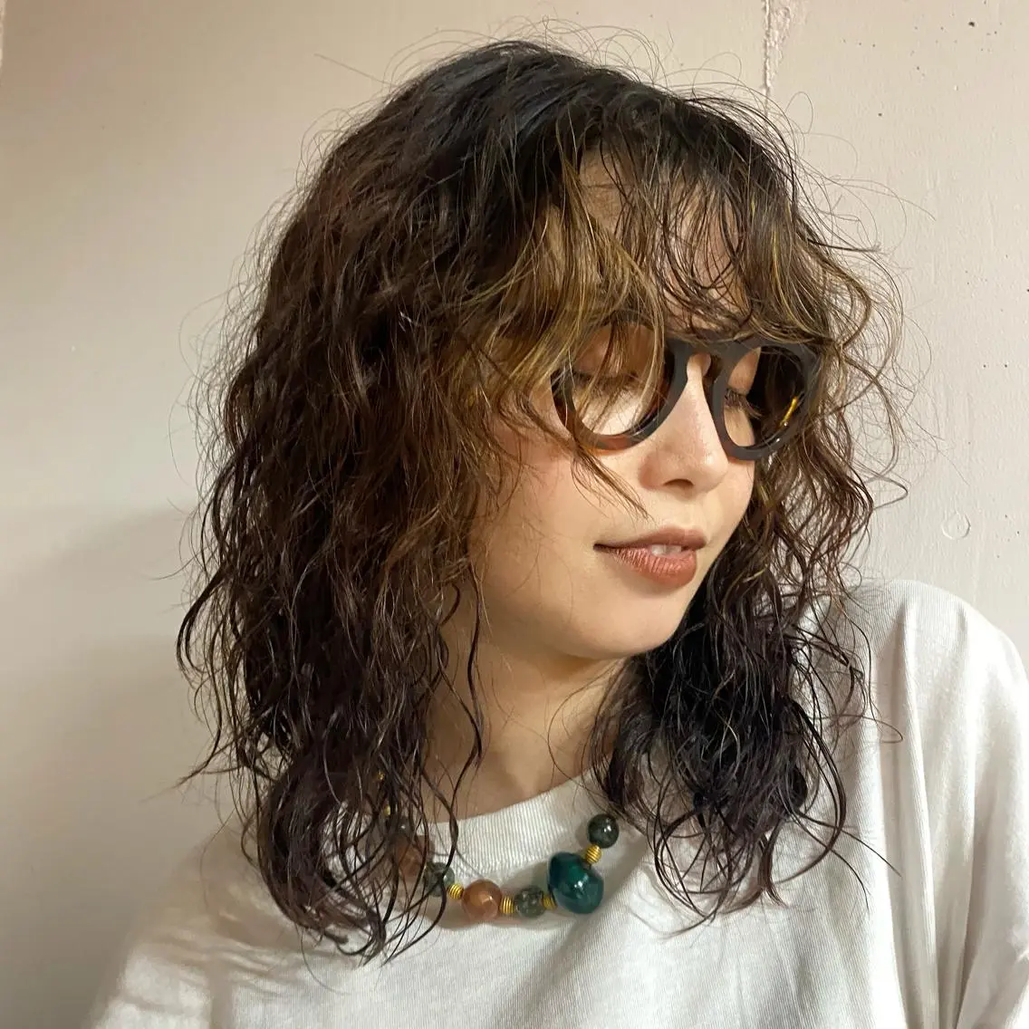 ミディアム パーマ ミディアムパーマ くせ毛 ハイライト Yuki☺︎パーマ レイヤーカットのヘアスタイル