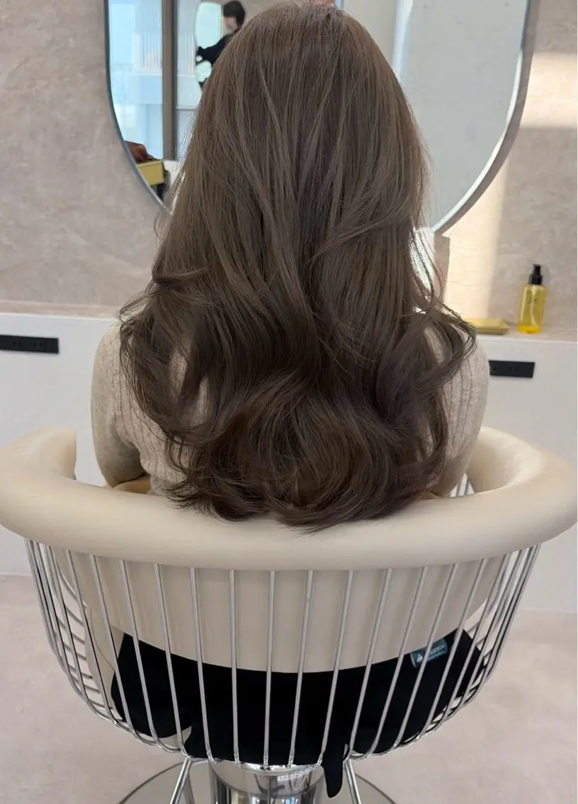 カラー ヘアカラー 宮本 陽音のヘアスタイル