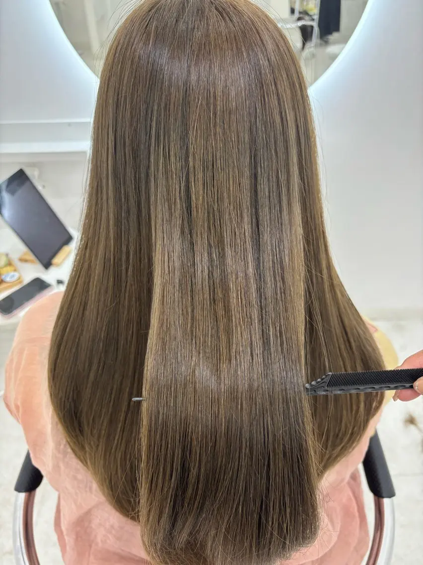 ロング カラー カット ヘアカラー 【aini天王寺】 𝐚𝐢𝐫𝐢✂︎のヘアスタイル