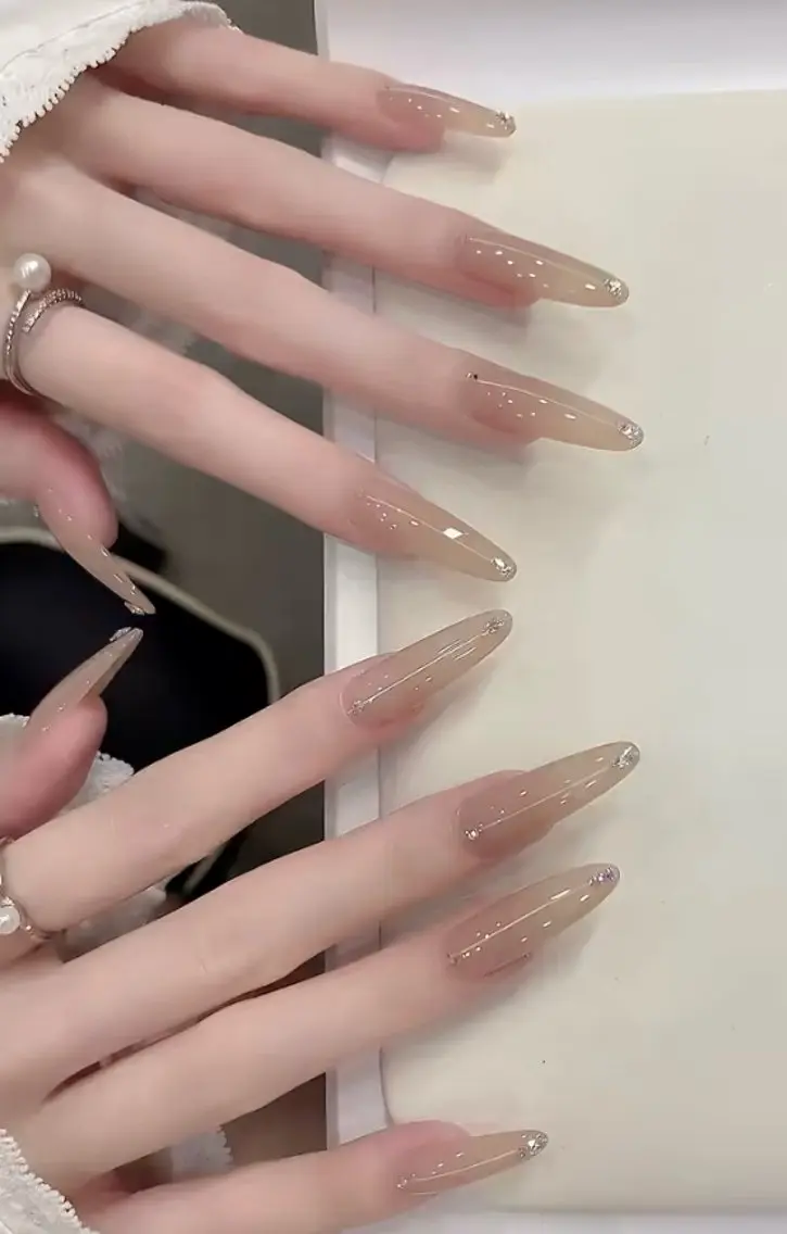 ネイル チークネイル 長さ出し フラワーネイル フレンチネイル ガーリー SunNail池袋駅 ワンホンネイルのネイルデザイン
