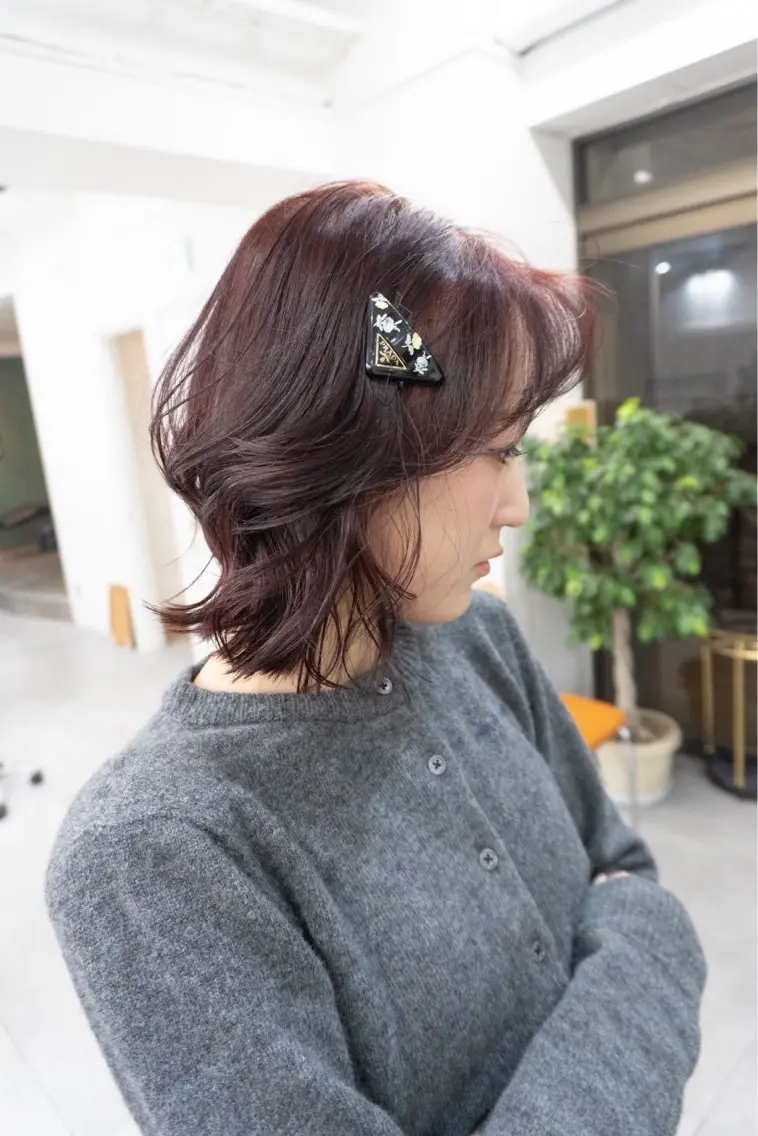 ミディアム カラー ボルドーカラー レイヤー/似合わせ TAKUYAのヘアスタイル