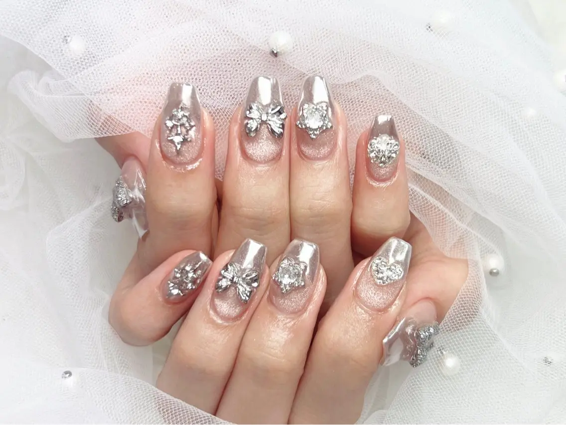 ネイル オーロラネイル チークネイル 長さ出し フットネイル フレンチネイル ハンドネイル ハンドケア lily nailのネイルデザイン
