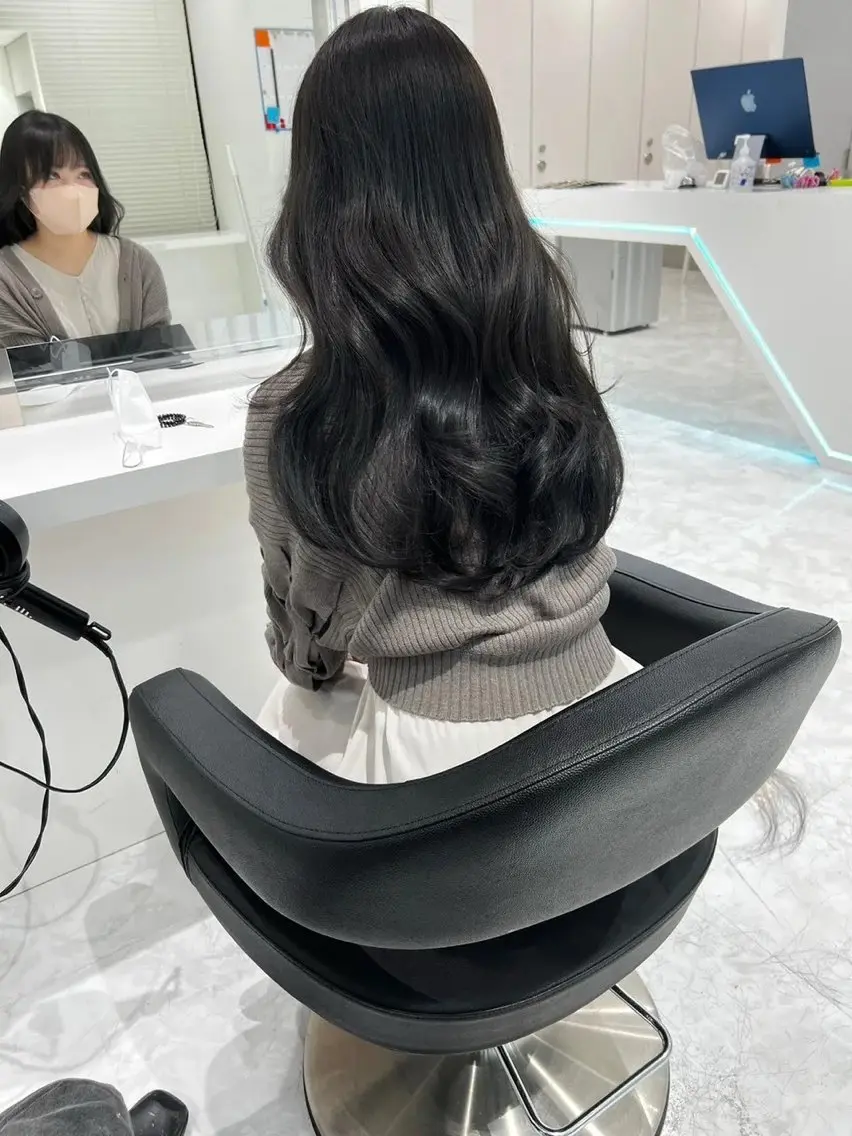 ロング カラー ヘアアレンジ 黒髪 韓国風ヘア トレンド暖色/ sayaka🍒のヘアスタイル