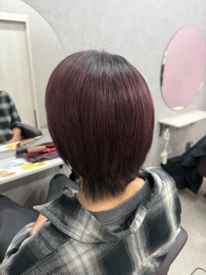 カラー 関 愛菜のヘアスタイル