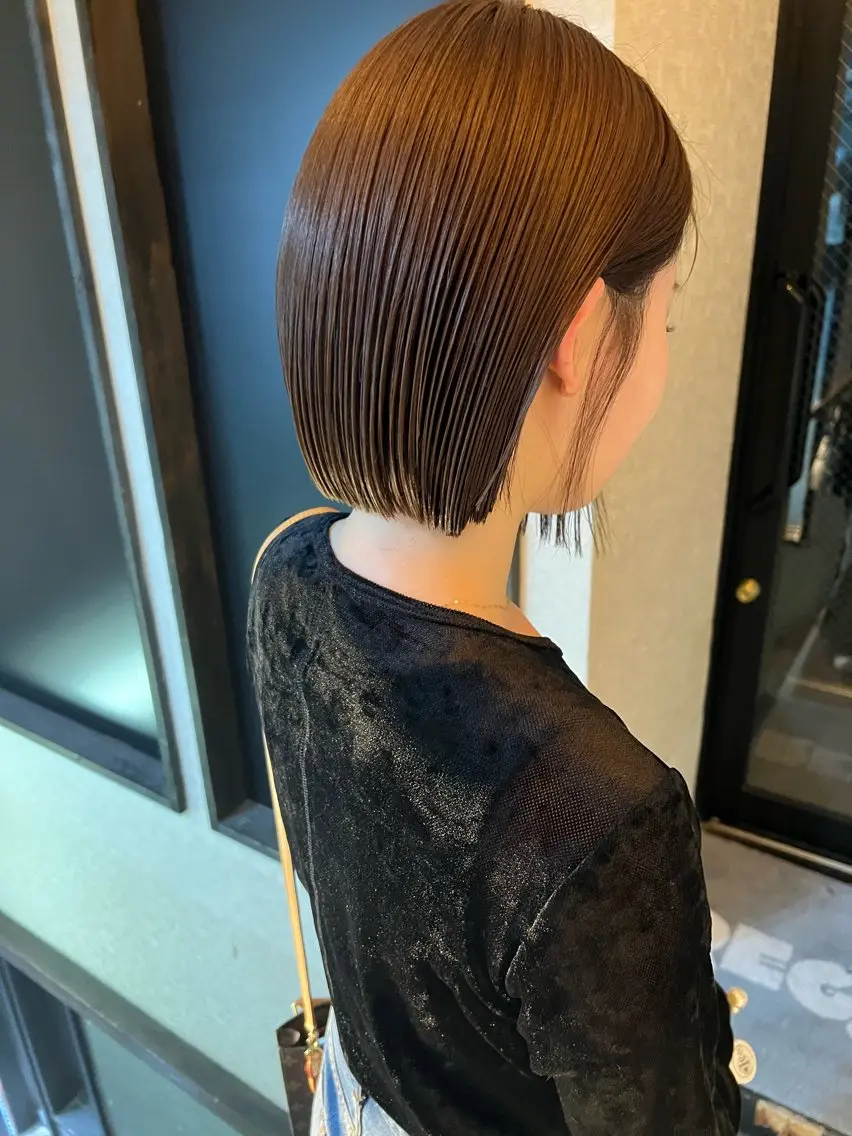 ショート カラー ベージュカラー ブリーチ ケアブリーチ グレージュ ハイトーンカラー YUI ハイトーンカラーのヘアスタイル