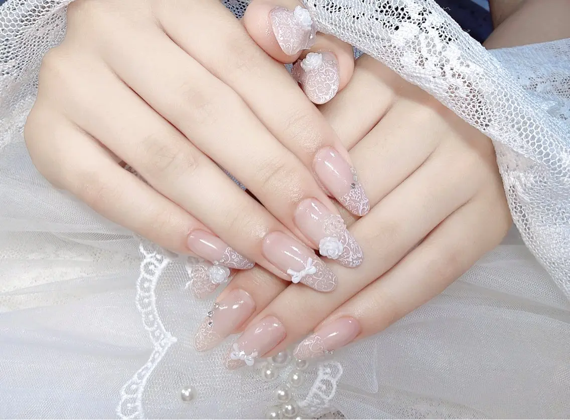 ネイル アートネイル オーロラネイル ガーリー キラキラネイル 韓国ネイル ハンドネイル Mio NailsalonUのネイルデザイン
