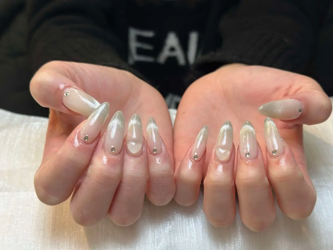 ネイル グラデーション キラキラネイル ワンカラーネイル 冬ネイル Jenn Nail Salonのネイルデザイン
