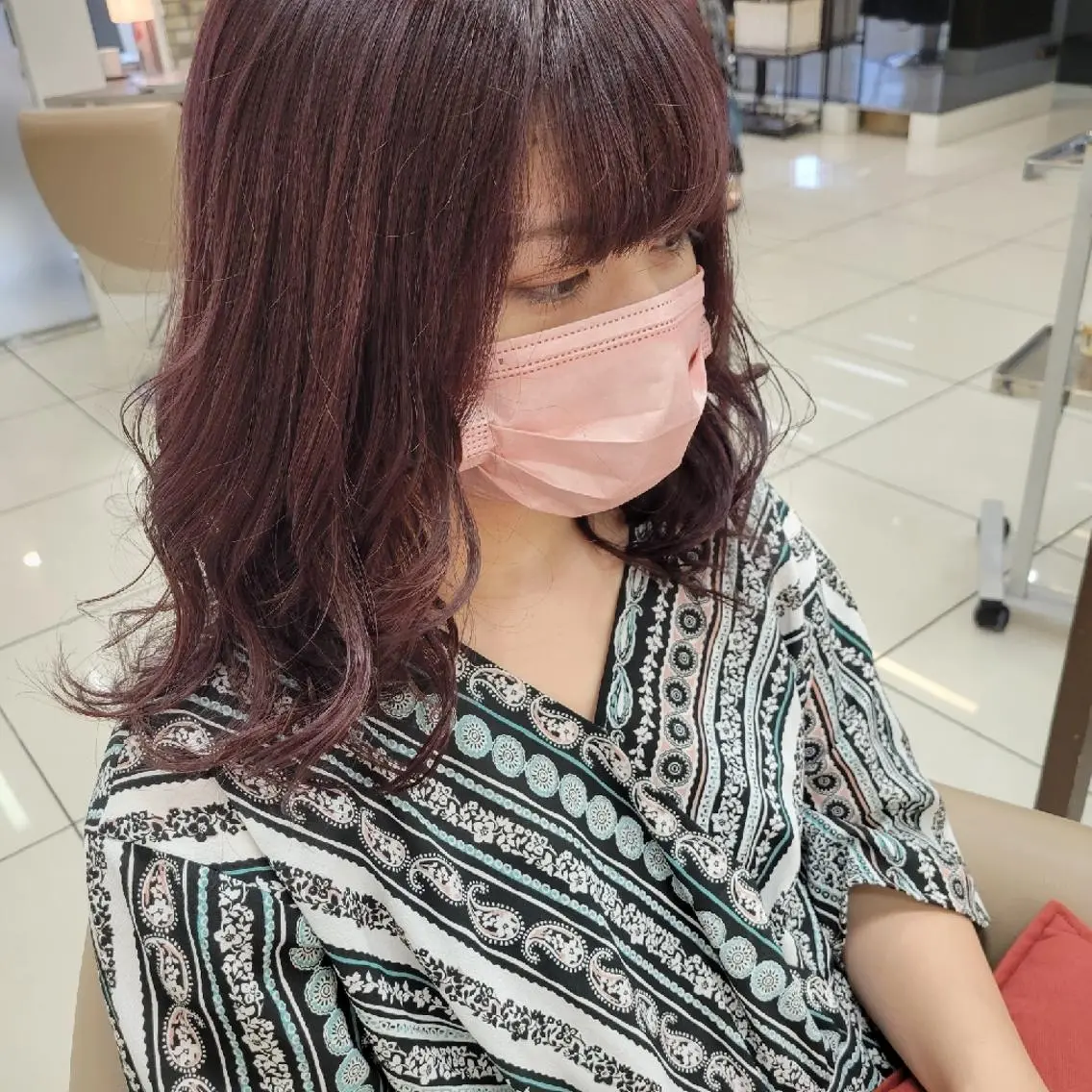 セミロング カラー ヘアカラー トリートメント 羽エクステ🩷 🤍まき🤍のマツエク・マツパデザイン