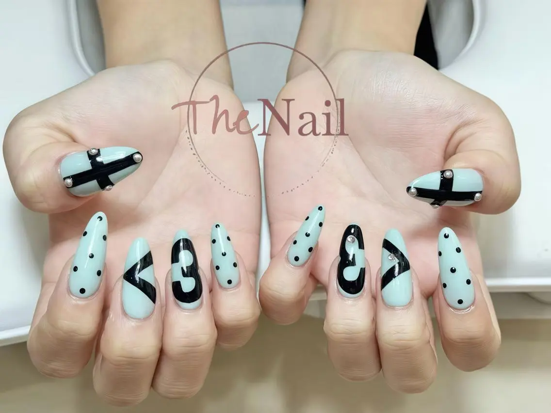 ネイル フレンチネイル ジェルネイル ガラスフレンチ 韓国ネイル マグネットネイル ハンドネイル ハンドケア The Nail 新大久保店のネイルデザイン