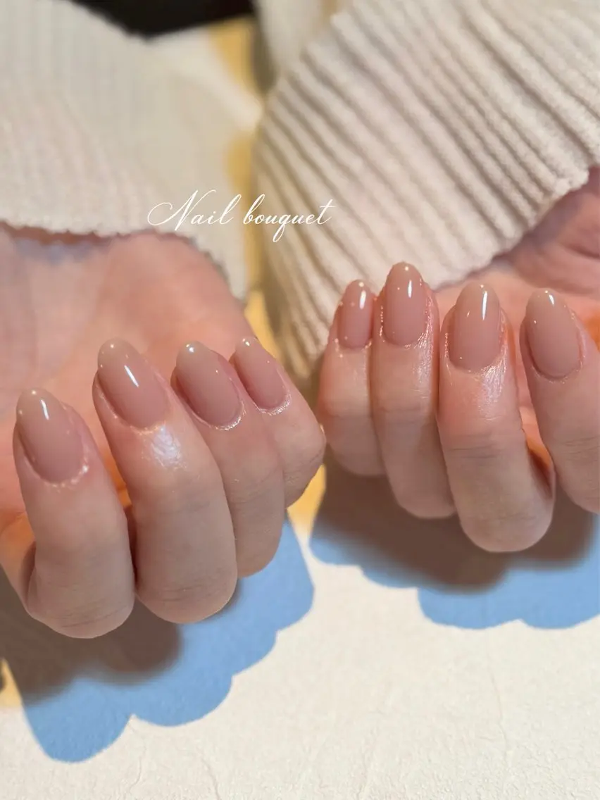 ネイル カジュアル ドット フラワーネイル フレンチネイル キラキラネイル ハンドネイル Nail bouquetのネイルデザイン