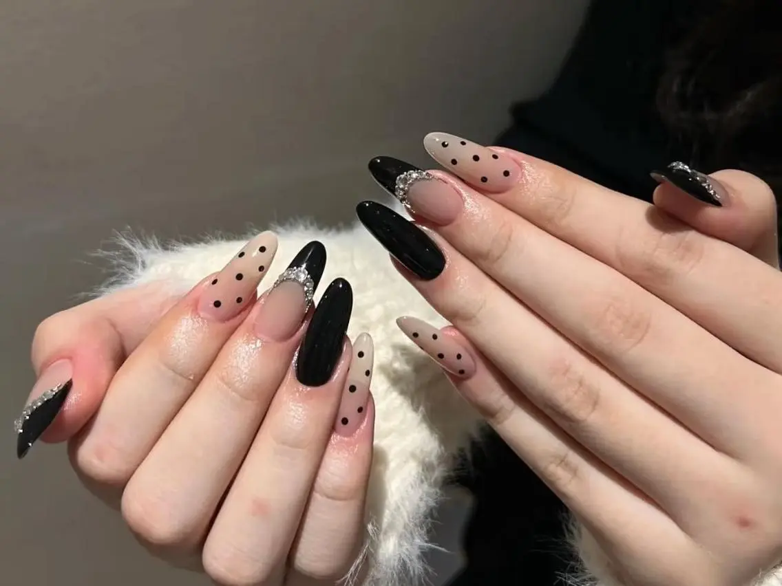 ネイル 成人式 フレンチネイル ガーリー ミディアムネイル ネイルチップ IVO RYのネイルデザイン