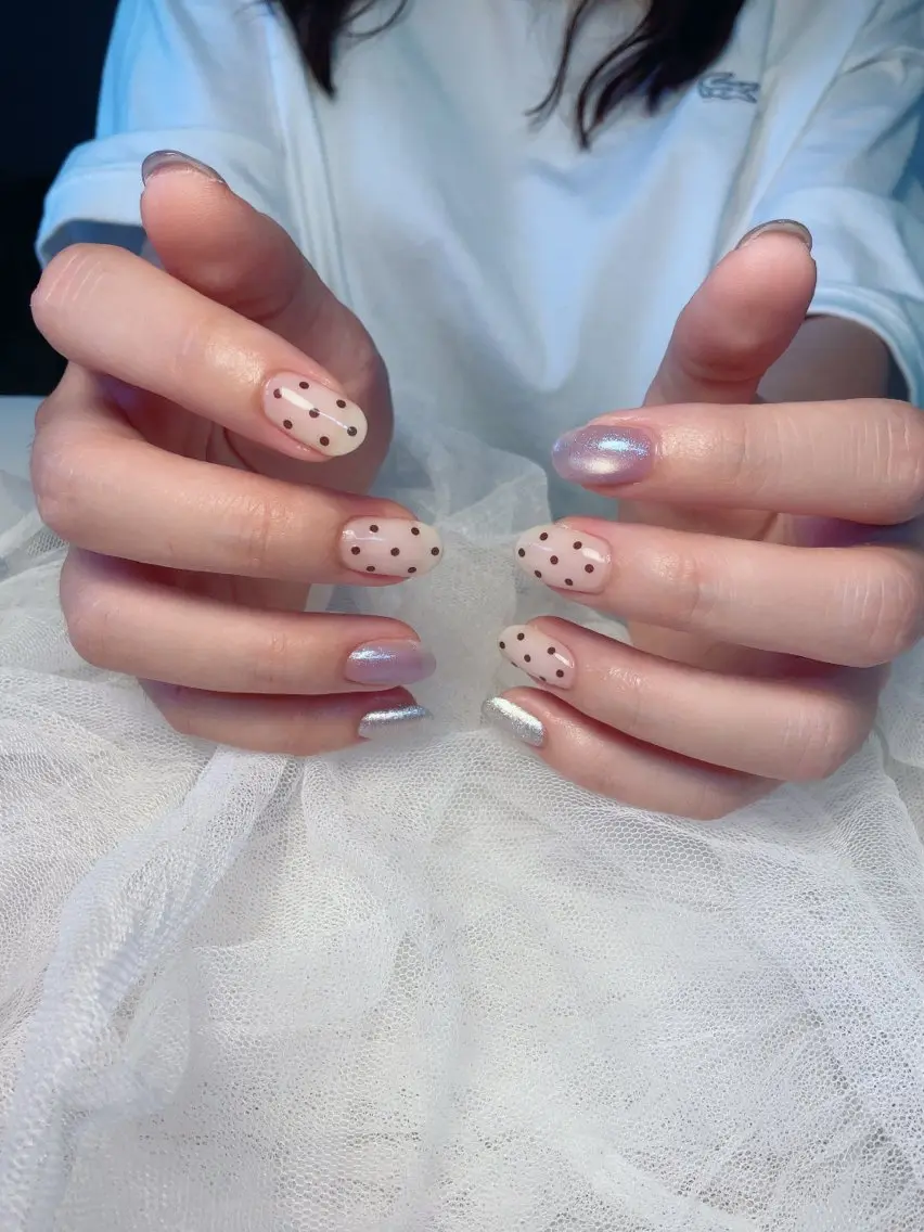 ネイル ブルー ドット ラメ(グリッター) マグネットネイル 持ち込み nail salon Ninaのネイルデザイン