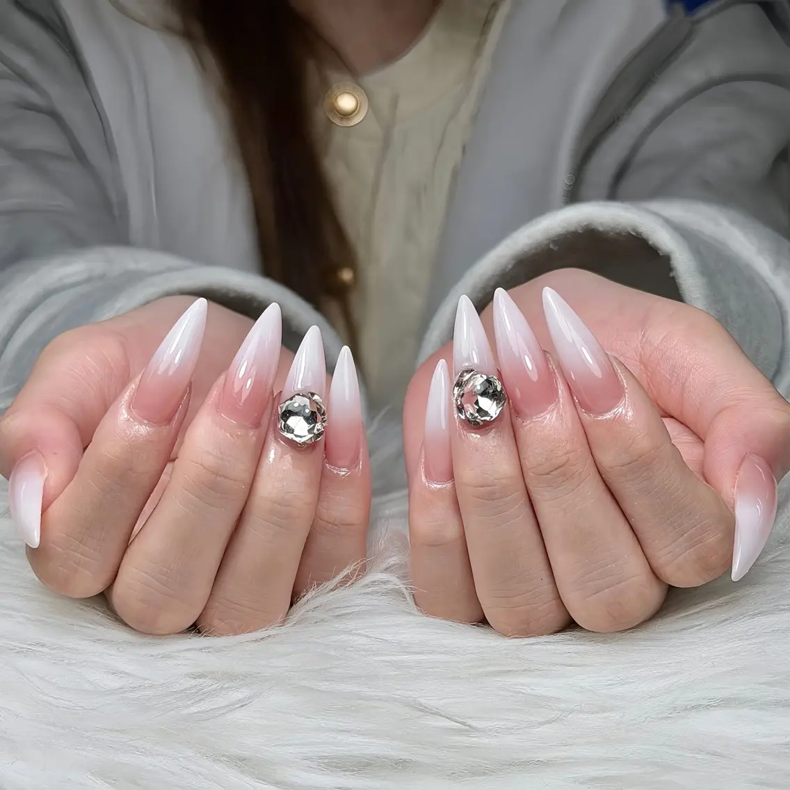 ネイル アートネイル ボルドー フレンチネイル ジェルネイル 氷ネイル・うるうるネイル ハンドネイル Yuki Nailsalonのネイルデザイン