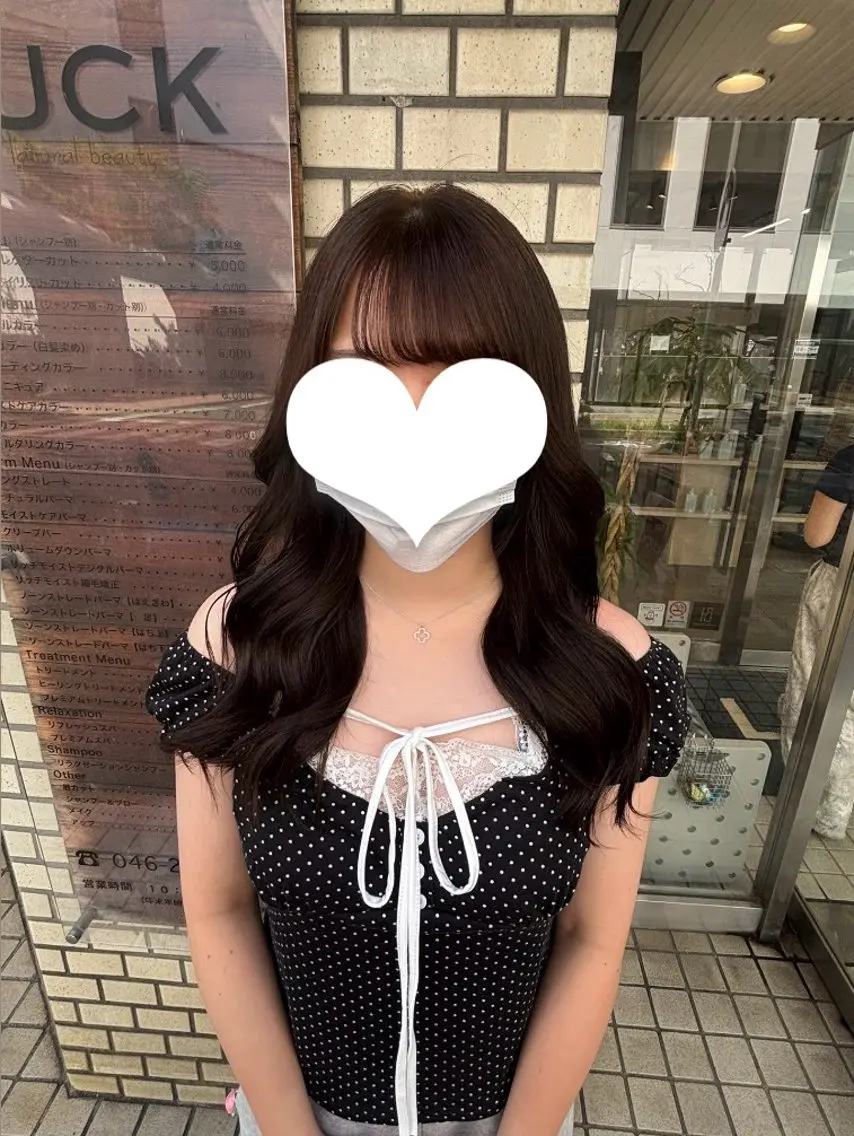 ロング アッシュ アッシュグレー アッシュグレージュ ヘアカラー オリーブ︴グレージュ ︴透明感カラー︴真凜のヘアスタイル