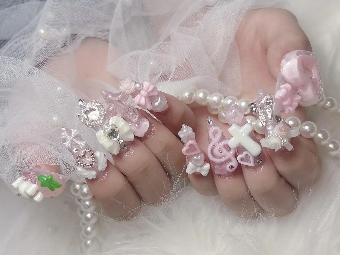 ネイル ハンドネイル emu m.uのネイルデザイン