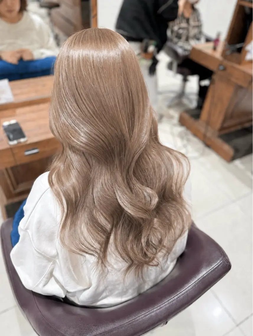ロング ヘアカラー ベージュ🤎/透明感 /ゆき🍀のヘアスタイル