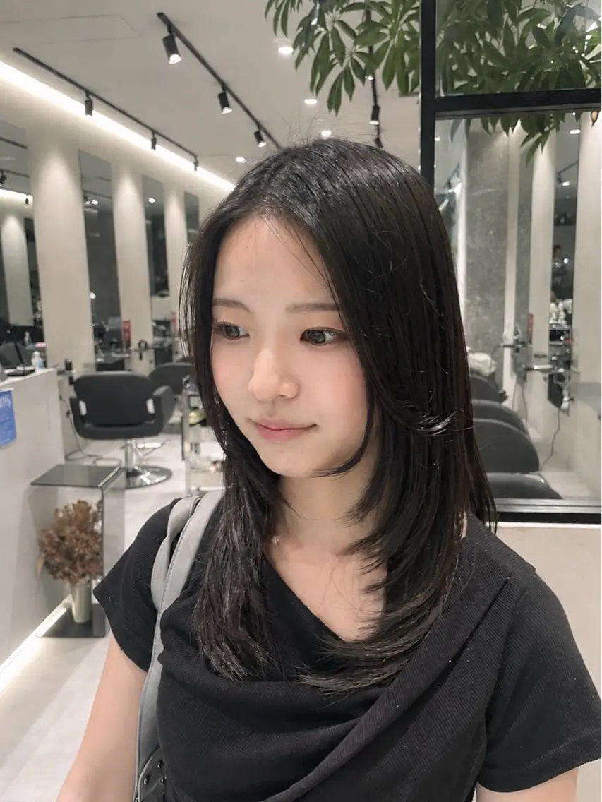 ロング カット ヘアカラー トリートメント 神戸レイヤーカット 顔周り／骨格診断のヘアスタイル