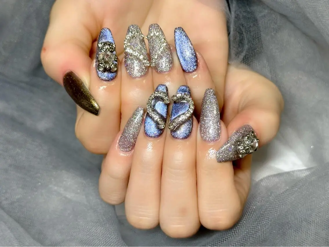 ネイル ブルー ハート ラメ(グリッター) マグネットネイル シルバー ハンドネイル Nail Salon KURELLYのネイルデザイン