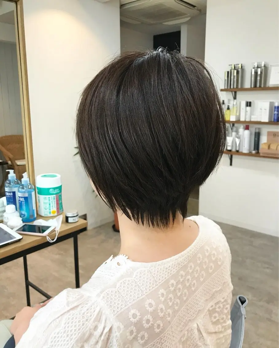 ショート ショートレイヤー レイヤーカット ショートヘア カット トリートメント 左納 亮のヘアスタイル