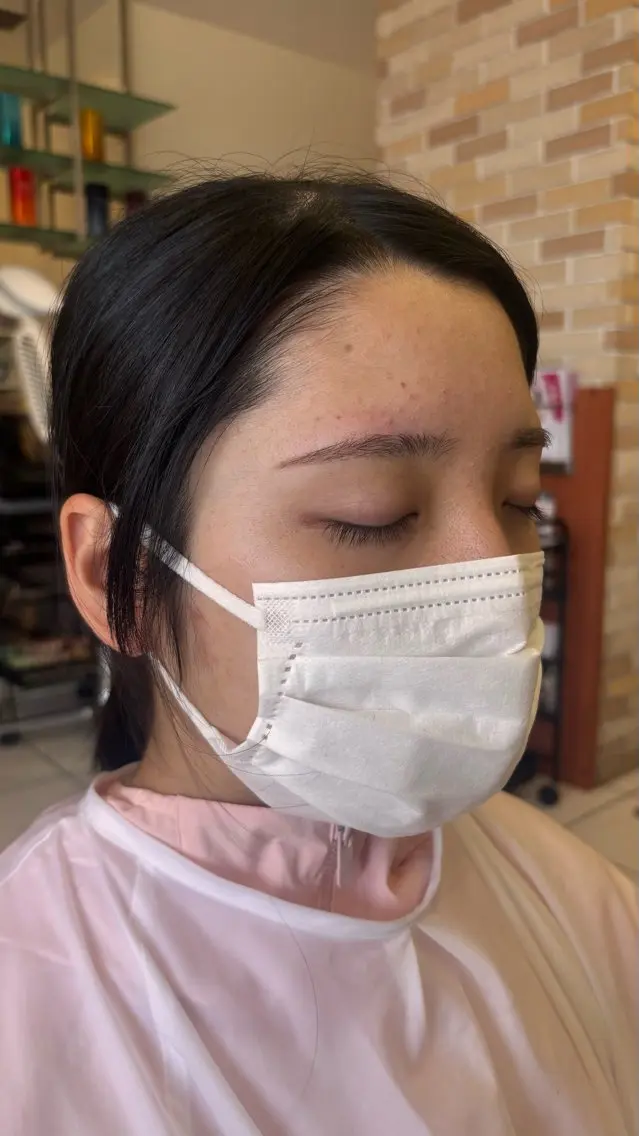 アイブロウ ワックス脱毛 眉カット 艶カラー  髪質改善 🍓苺奈のヘアスタイル