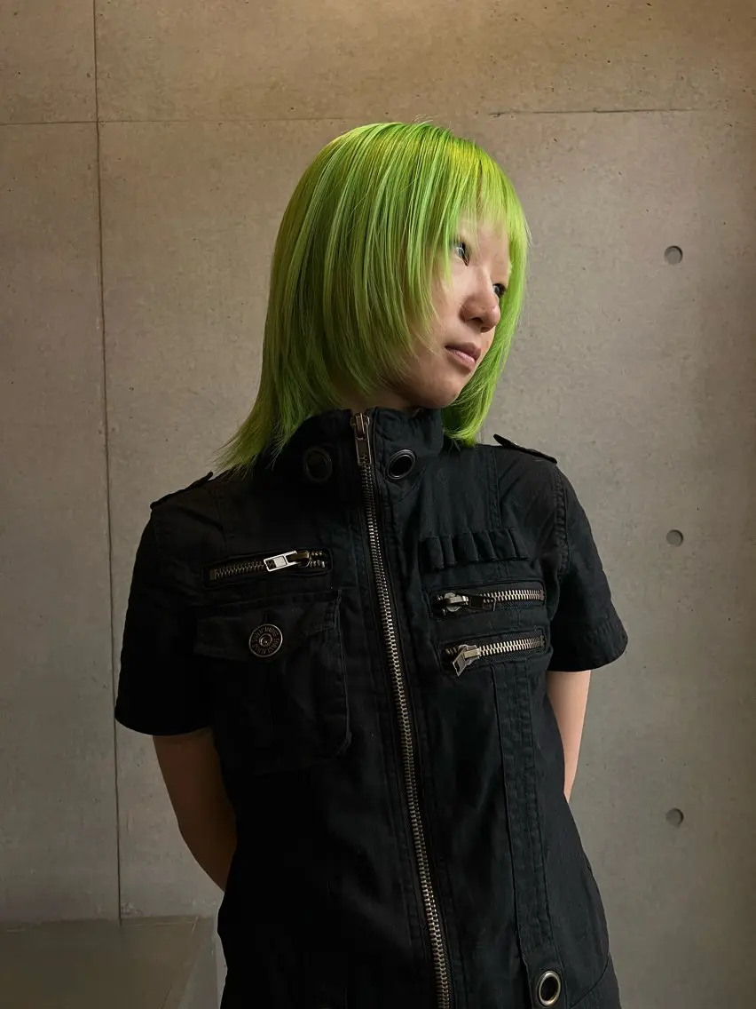 カラー ヘアカラー トリートメント ケアブリーチ特化 ハイトーンカラーのヘアスタイル