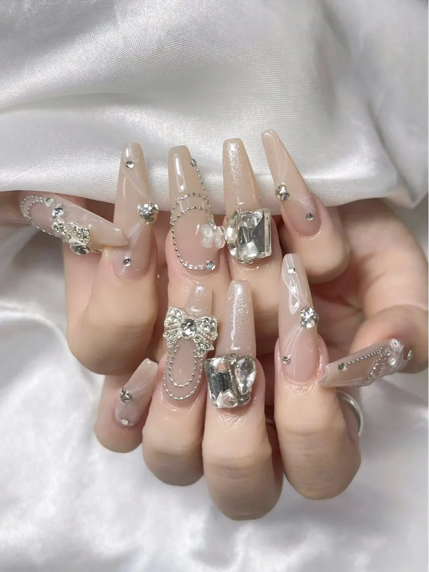 ネイル LEELA NAIL STUDIOのネイルデザイン