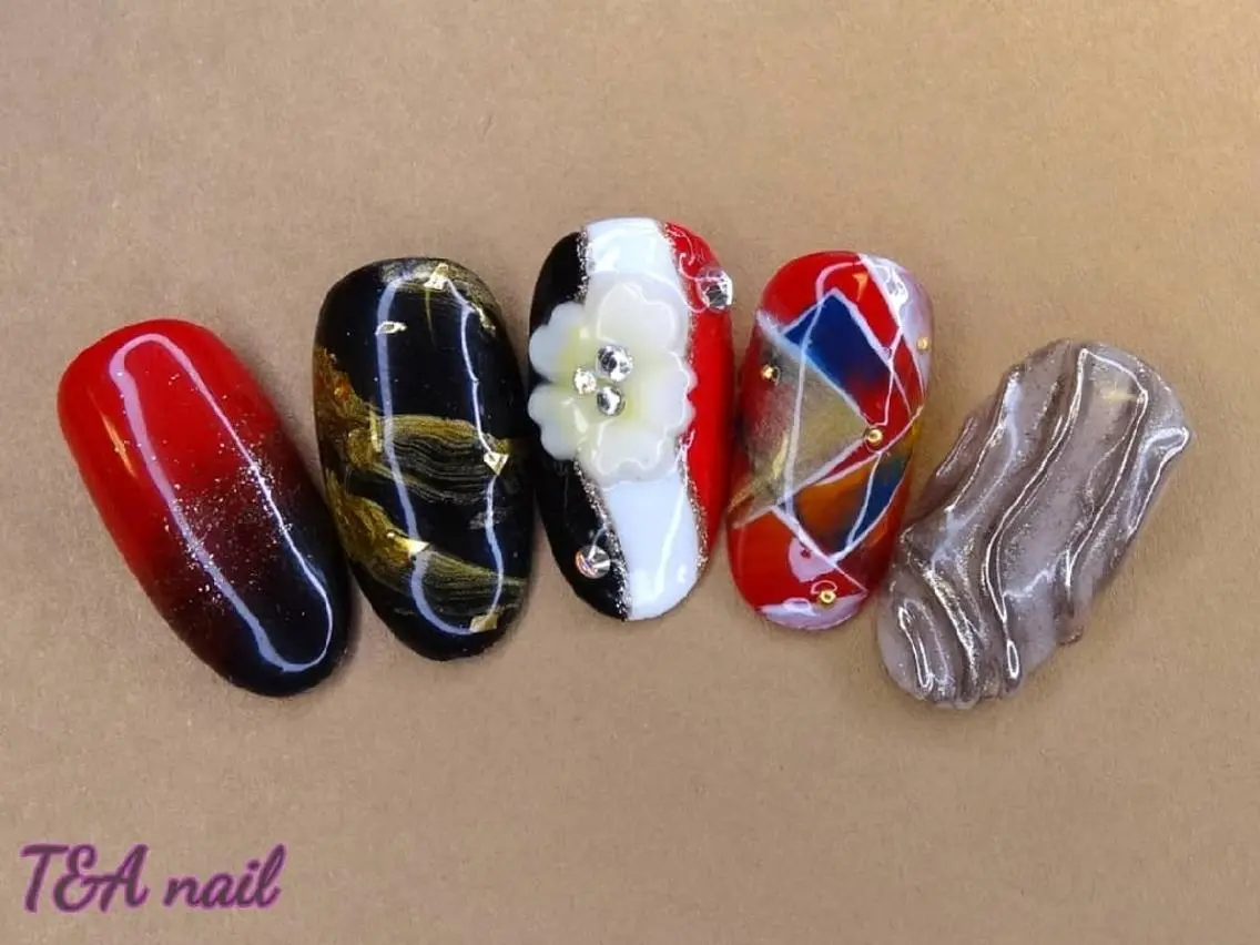 ミディアム ネイル 成人式 ジェルネイル スカルプネイル 冬ネイル T&A nailのネイルデザイン