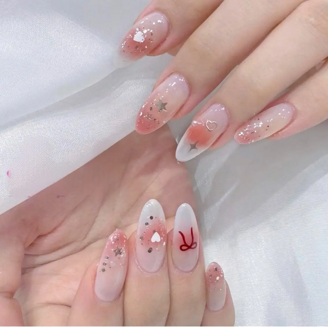 ネイル フレンチネイル キラキラネイル マグネットネイル ミラーネイル ニュアンスネイル Tira Nailのネイルデザイン