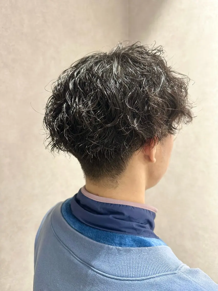 ショート カット パーマ ✂️秋葉原 🤍YURI🤍のヘアスタイル