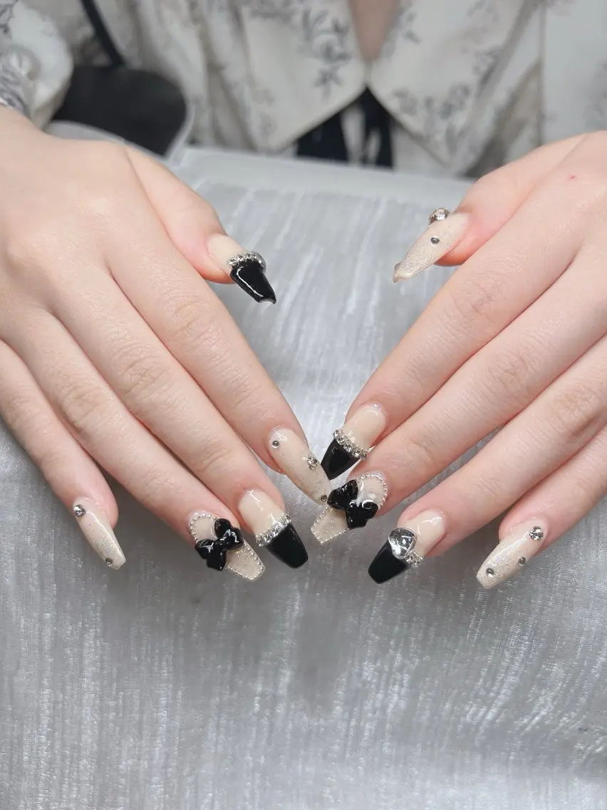 ネイル 長さ出し グラデーション キラキラネイル マグネットネイル ニュアンスネイル ハンドネイル Lee Nails チップ長さだし専門店のネイルデザイン