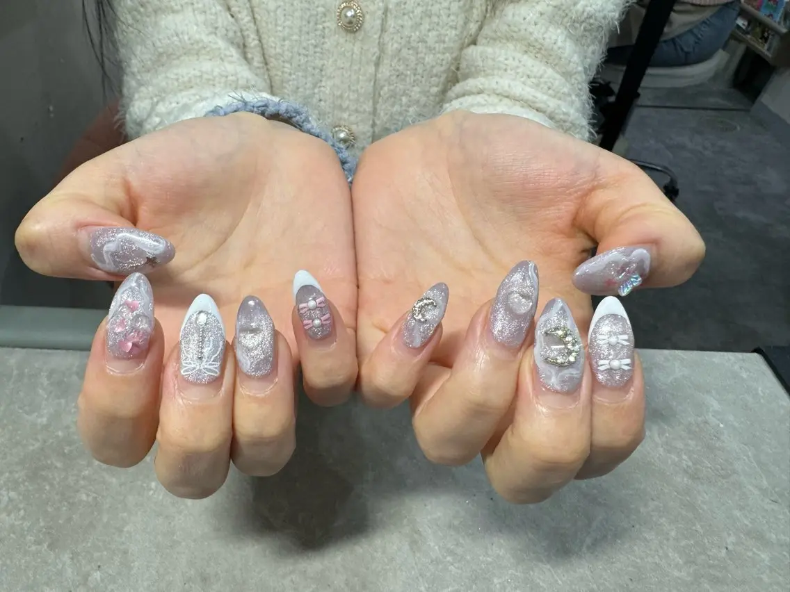ネイル LAVISH 大和店 emi・:*+のネイルデザイン