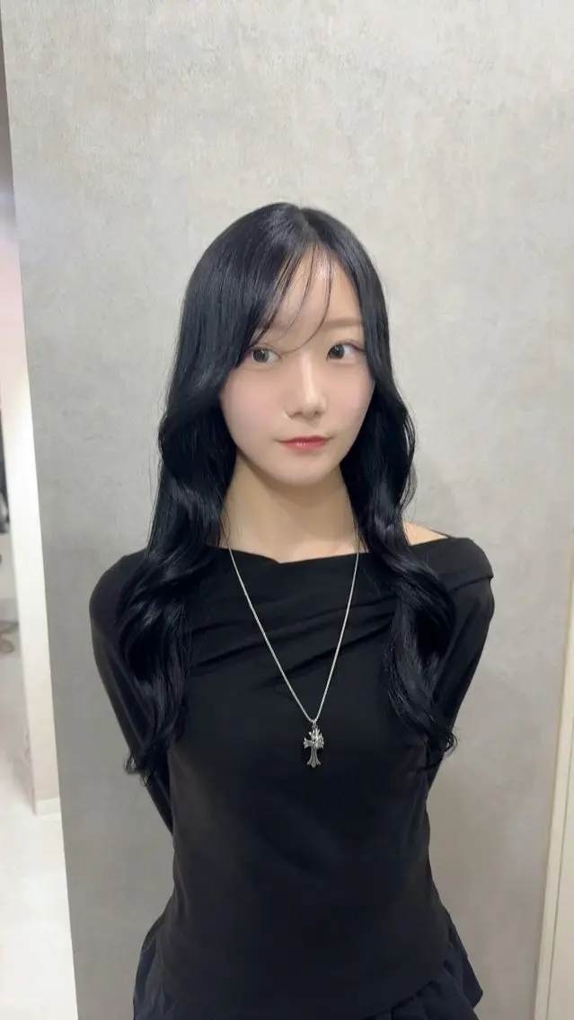 ロング カラー アッシュ アッシュブラウン ベージュカラー 黒髪 ブリーチ ヘアカラー トリートメント 赤み無し柔らかカラー 【梅田】madokaのヘアスタイル