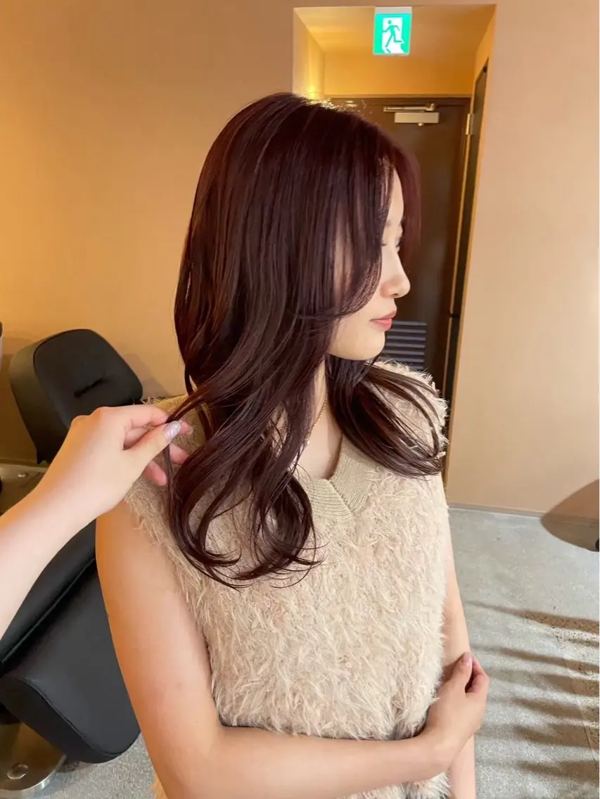 カラー YOKE akaneのヘアスタイル