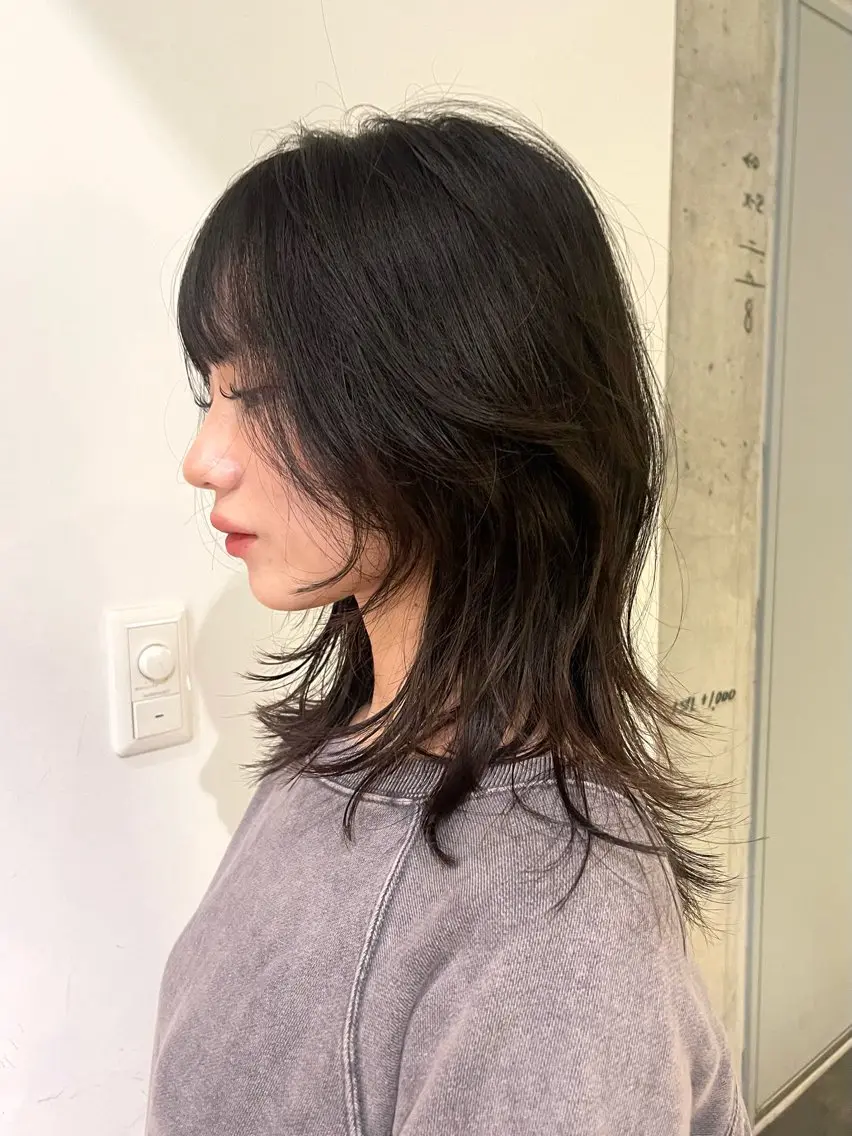 ミディアム カット ヘアカラー トリートメント 🫧うる艶レイヤー /グレージュ🪐リサのヘアスタイル