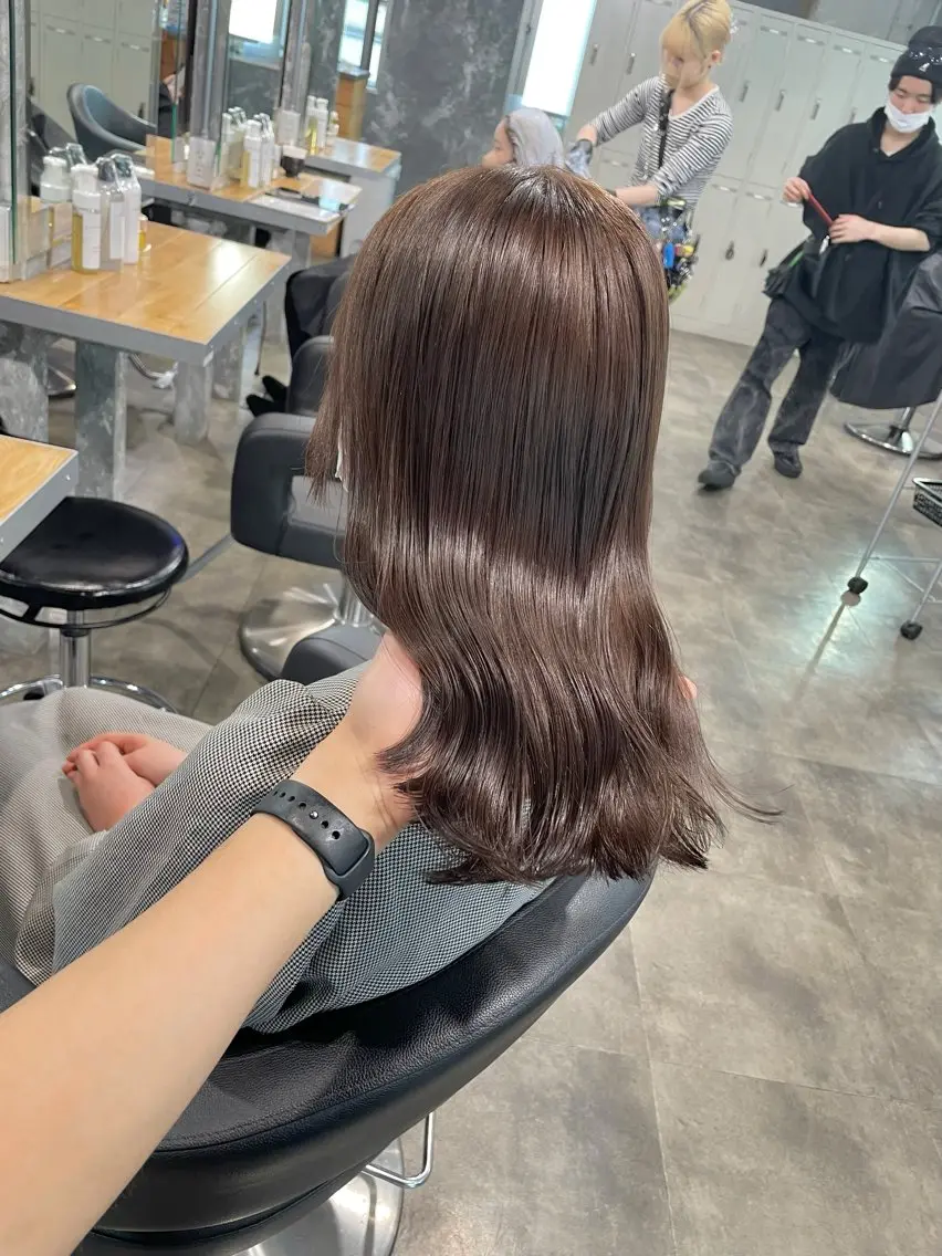ミディアム カラー カット ヘアカラー トリートメント ヘッドスパ ヘアセット ベージュカラー💖 やすひろのヘアスタイル