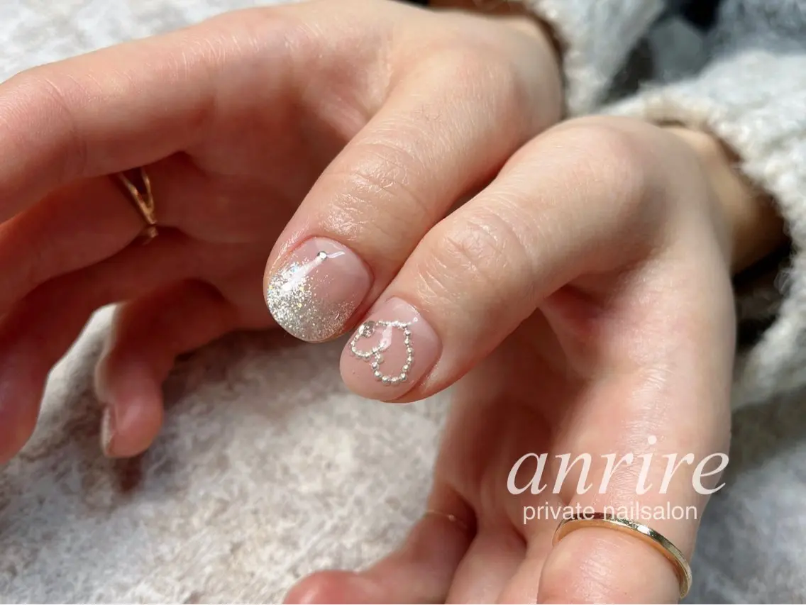 ネイル グラデーション ハート キラキラネイル ラメ(グリッター) ラメグラデーション nailsalon anrireのネイルデザイン