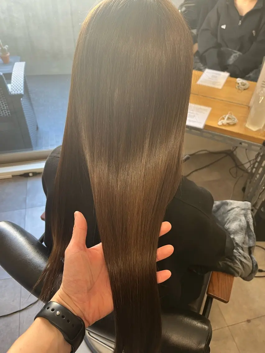 ロング カット ヘアカラー トリートメント OFF YUYAのヘアスタイル