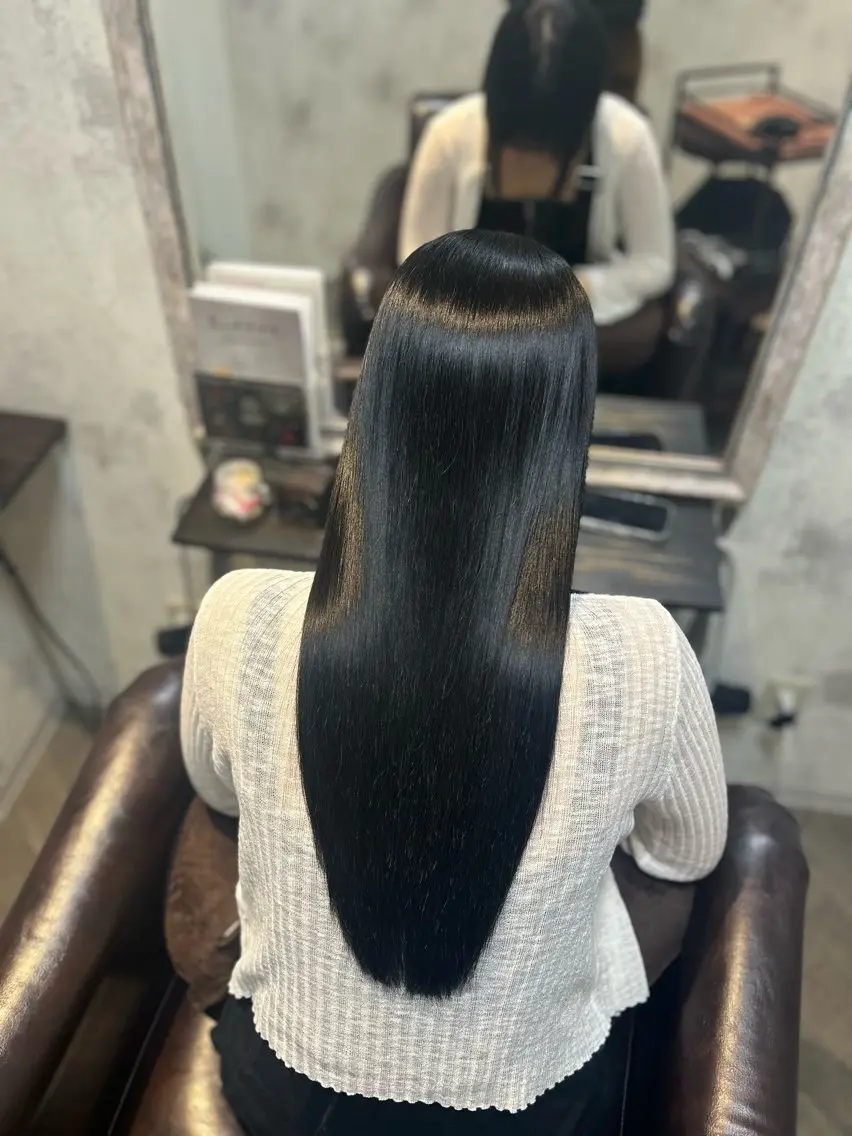 ロング カラー 髪質改善 トリートメント 羽成 優衣菜のヘアスタイル