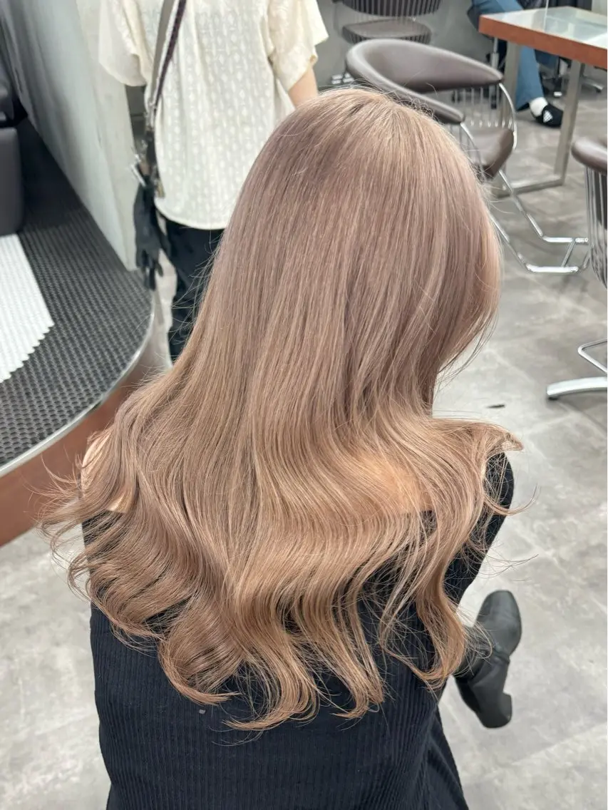 ロング カラー アッシュ ベージュカラー ブリーチ ブロンド ブラウンカラー カット ヘアカラー トリートメント ブリーチ　ハイトーン 特化🌈フジタハルキのヘアスタイル