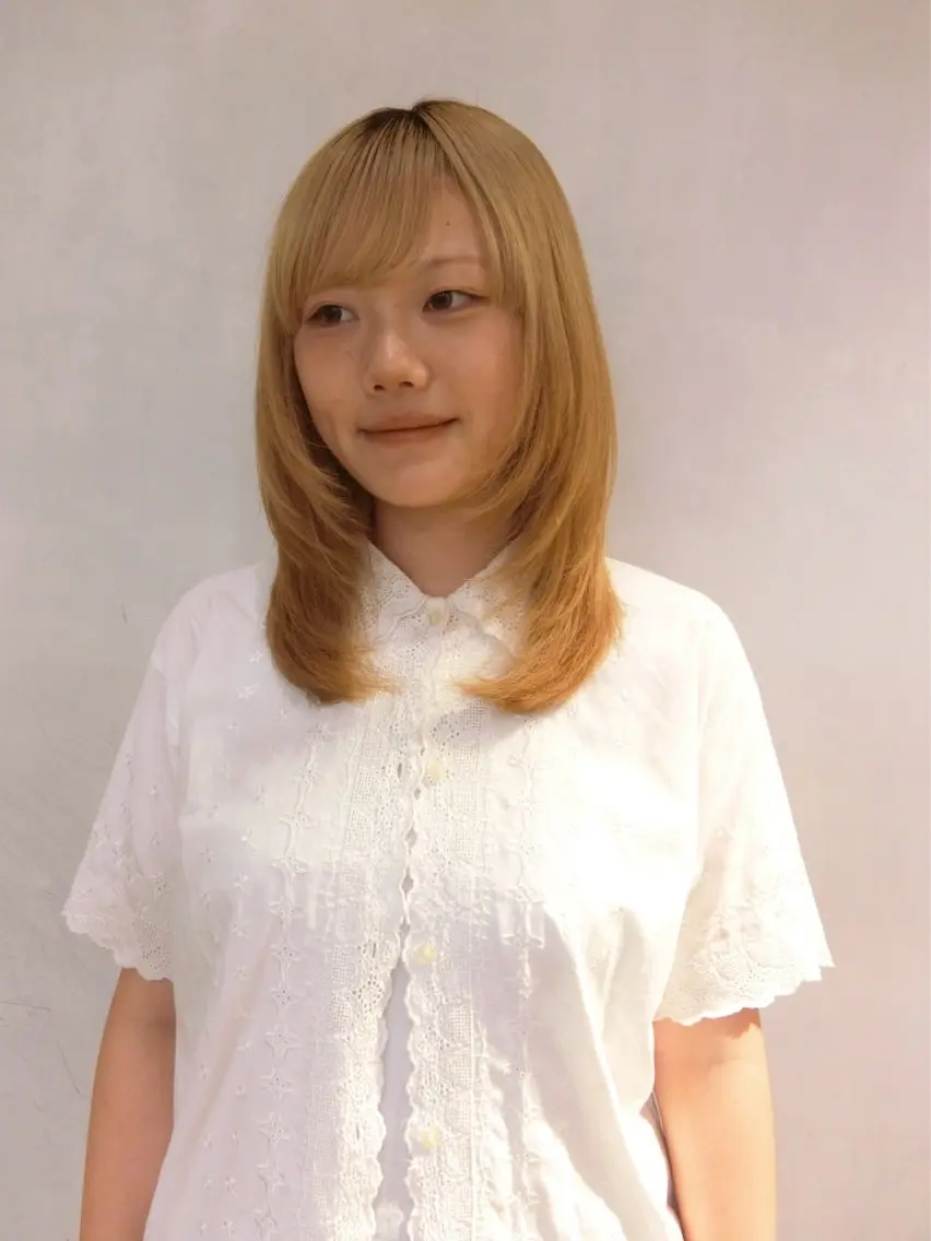 セミロング トリートメント iroha/ レイヤーカットモデルのヘアスタイル